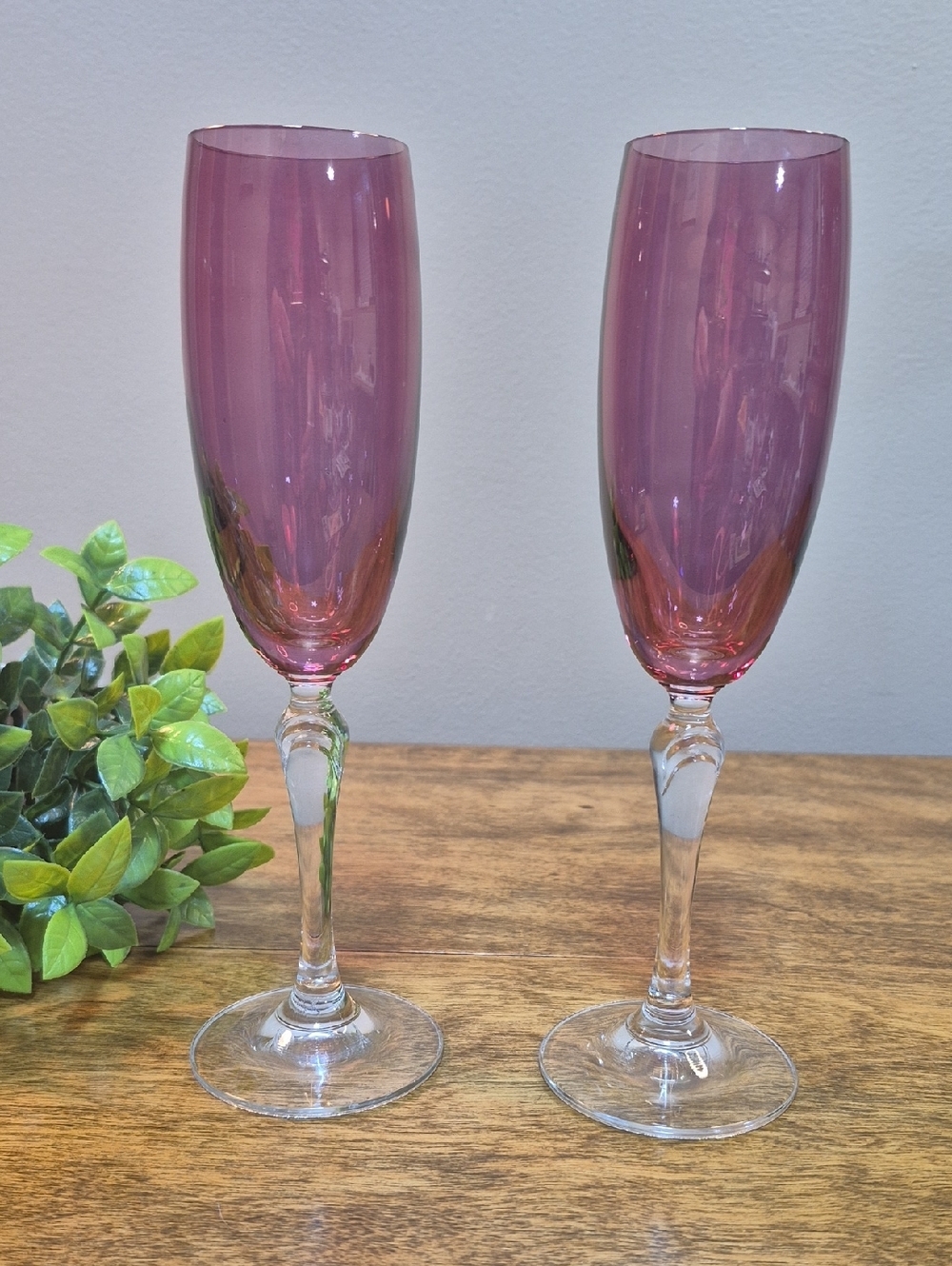 BOHEMIA CRYSTAL Vintage Pink Tinted Bowl Champagne Flute Detailed Stem
